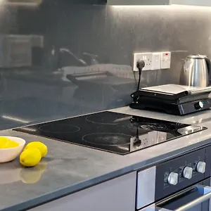 דירה Airbnsea Centre Side Sea View, לרנקה